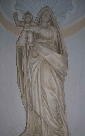 La Madonna col Bambino dentro la Chiesa Madre di Staiti
